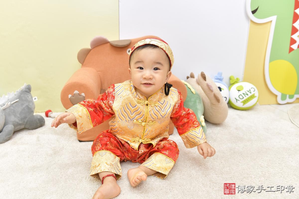 傳家手工印章台北店、抓周、度晬、中國風會場、抓周道具物品、抓周證書、滿周歲、澈澈寶寶、台北市、拍照、生日快樂 傳家手工印章台北店、抓周、度晬、中國風會場、抓周道具物品、抓周證書、滿周歲、澈澈寶寶、台北市、拍照、生日快樂