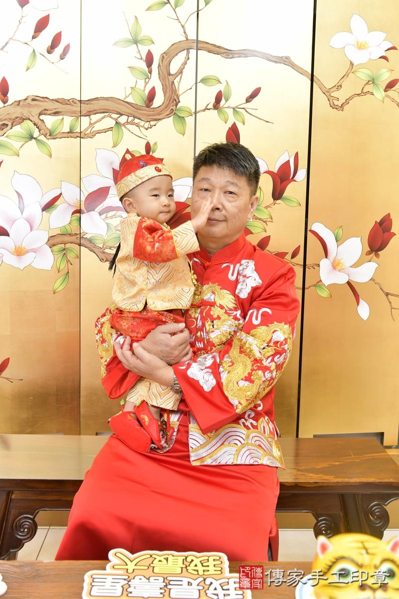 傳家手工印章台北店、抓周、度晬、中國風會場、抓周道具物品、抓周證書、滿周歲、澈澈寶寶、台北市、拍照、生日快樂 傳家手工印章台北店、抓周、度晬、中國風會場、抓周道具物品、抓周證書、滿周歲、澈澈寶寶、台北市、拍照、生日快樂