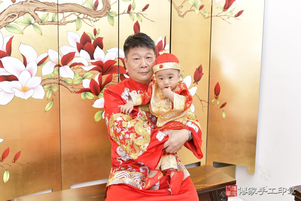 傳家手工印章台北店、抓周、度晬、中國風會場、抓周道具物品、抓周證書、滿周歲、澈澈寶寶、台北市、拍照、生日快樂 傳家手工印章台北店、抓周、度晬、中國風會場、抓周道具物品、抓周證書、滿周歲、澈澈寶寶、台北市、拍照、生日快樂