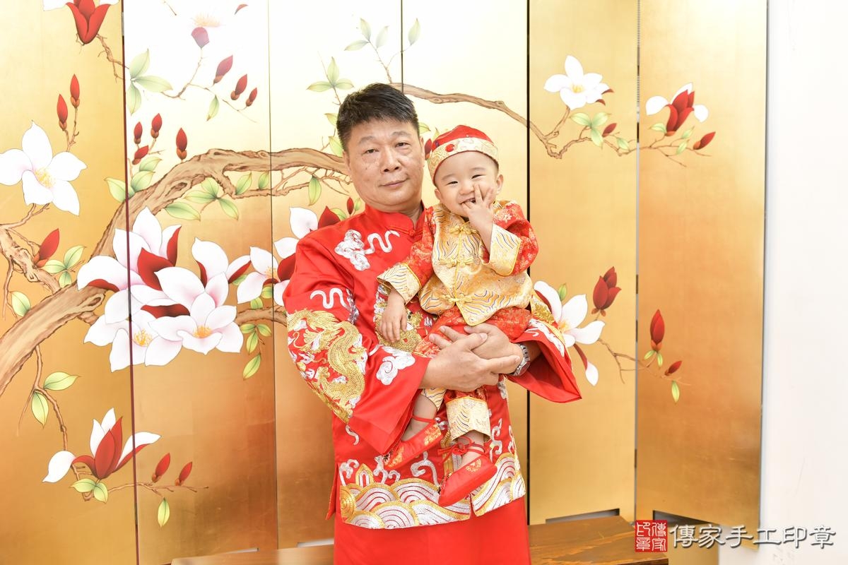 傳家手工印章台北店、抓周、度晬、中國風會場、抓周道具物品、抓周證書、滿周歲、澈澈寶寶、台北市、拍照、生日快樂 傳家手工印章台北店、抓周、度晬、中國風會場、抓周道具物品、抓周證書、滿周歲、澈澈寶寶、台北市、拍照、生日快樂