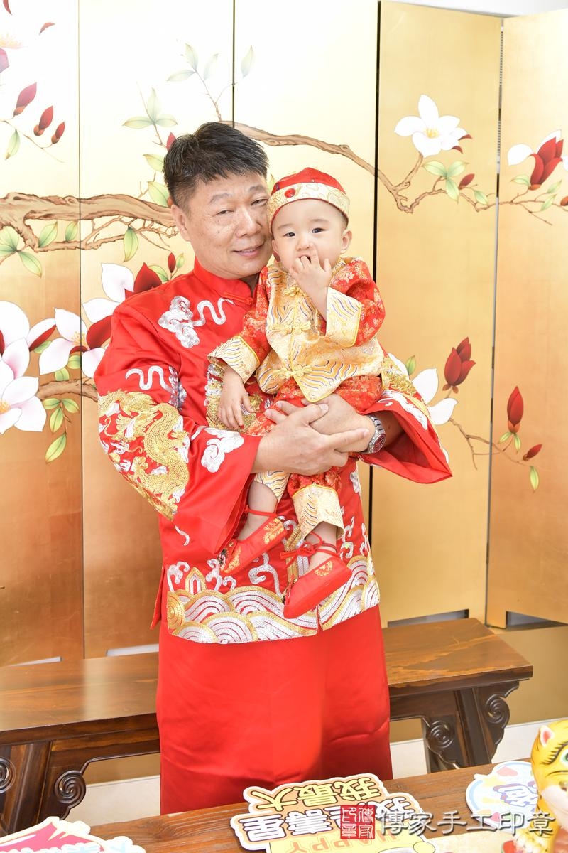 傳家手工印章台北店、抓周、度晬、中國風會場、抓周道具物品、抓周證書、滿周歲、澈澈寶寶、台北市、拍照、生日快樂 傳家手工印章台北店、抓周、度晬、中國風會場、抓周道具物品、抓周證書、滿周歲、澈澈寶寶、台北市、拍照、生日快樂