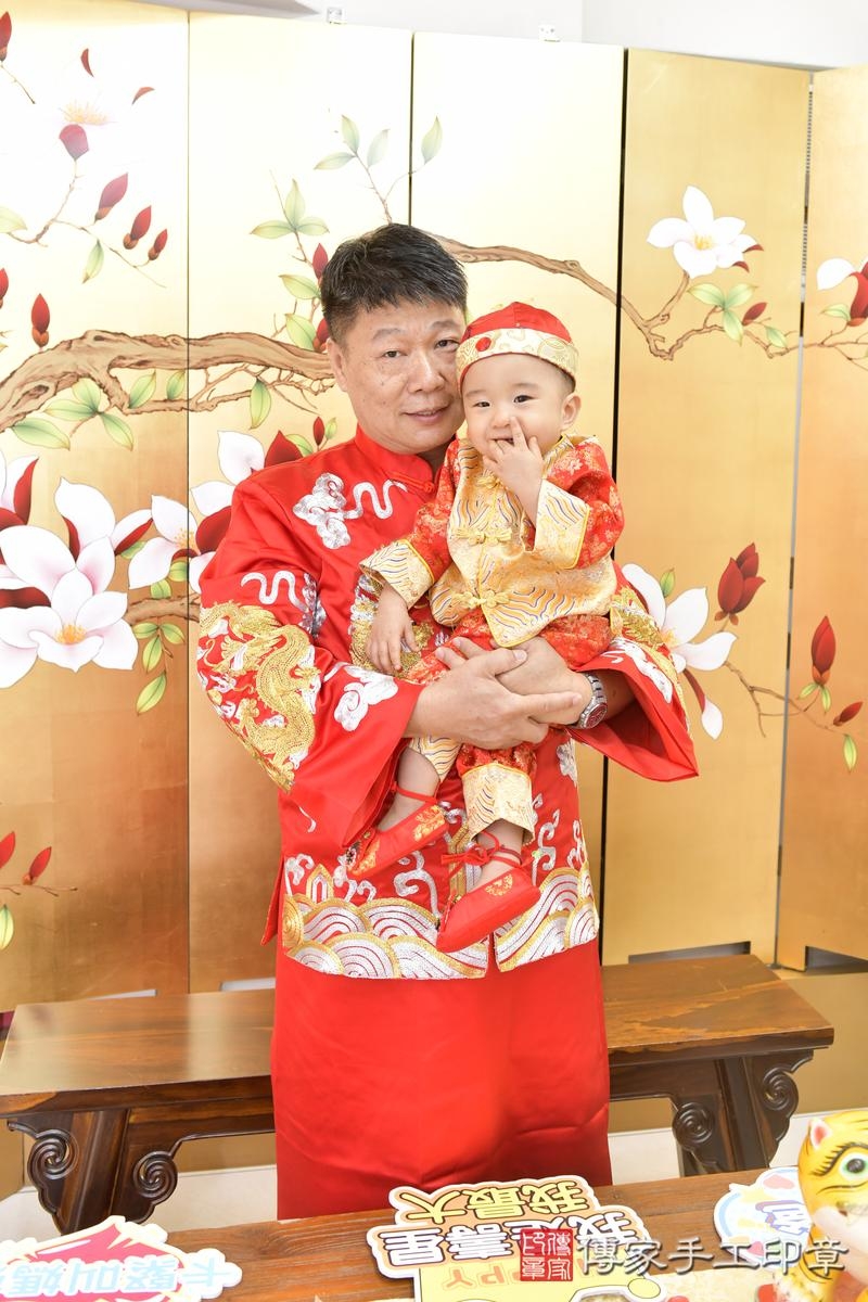 傳家手工印章台北店、抓周、度晬、中國風會場、抓周道具物品、抓周證書、滿周歲、澈澈寶寶、台北市、拍照、生日快樂 傳家手工印章台北店、抓周、度晬、中國風會場、抓周道具物品、抓周證書、滿周歲、澈澈寶寶、台北市、拍照、生日快樂