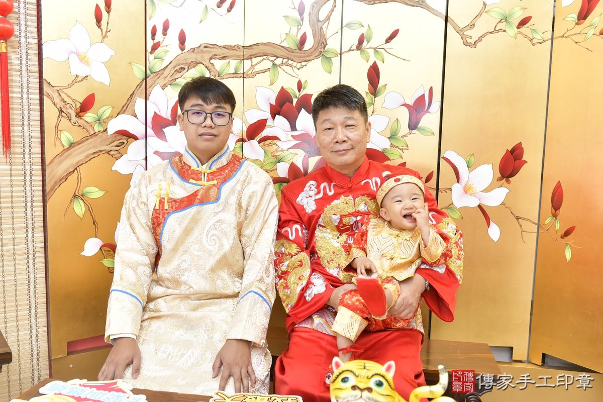 傳家手工印章台北店、抓周、度晬、中國風會場、抓周道具物品、抓周證書、滿周歲、澈澈寶寶、台北市、拍照、生日快樂 傳家手工印章台北店、抓周、度晬、中國風會場、抓周道具物品、抓周證書、滿周歲、澈澈寶寶、台北市、拍照、生日快樂