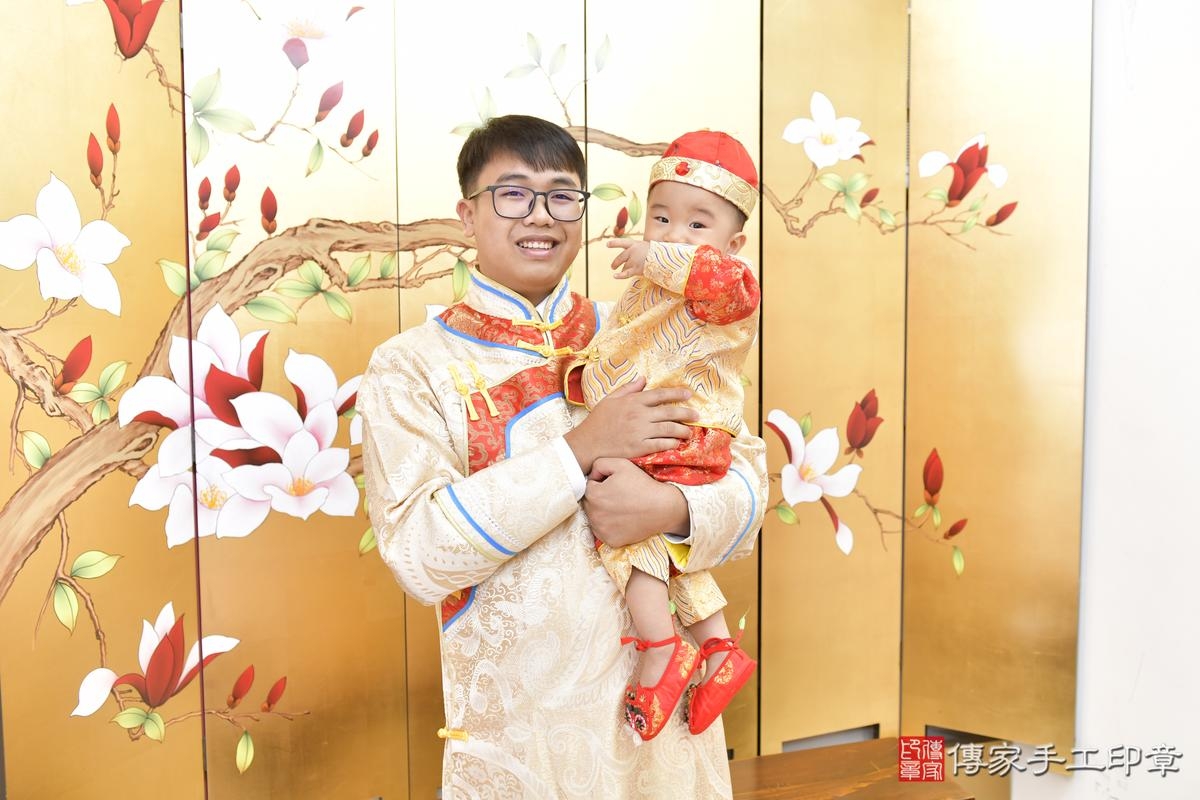 傳家手工印章台北店、抓周、度晬、中國風會場、抓周道具物品、抓周證書、滿周歲、澈澈寶寶、台北市、拍照、生日快樂 傳家手工印章台北店、抓周、度晬、中國風會場、抓周道具物品、抓周證書、滿周歲、澈澈寶寶、台北市、拍照、生日快樂