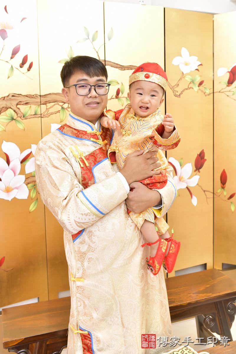 傳家手工印章台北店、抓周、度晬、中國風會場、抓周道具物品、抓周證書、滿周歲、澈澈寶寶、台北市、拍照、生日快樂 傳家手工印章台北店、抓周、度晬、中國風會場、抓周道具物品、抓周證書、滿周歲、澈澈寶寶、台北市、拍照、生日快樂