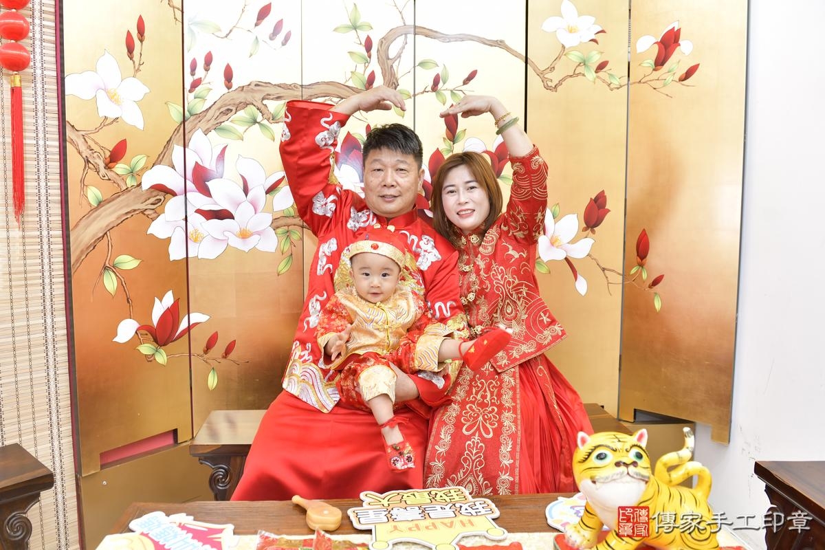 傳家手工印章台北店、抓周、度晬、中國風會場、抓周道具物品、抓周證書、滿周歲、澈澈寶寶、台北市、拍照、生日快樂 傳家手工印章台北店、抓周、度晬、中國風會場、抓周道具物品、抓周證書、滿周歲、澈澈寶寶、台北市、拍照、生日快樂