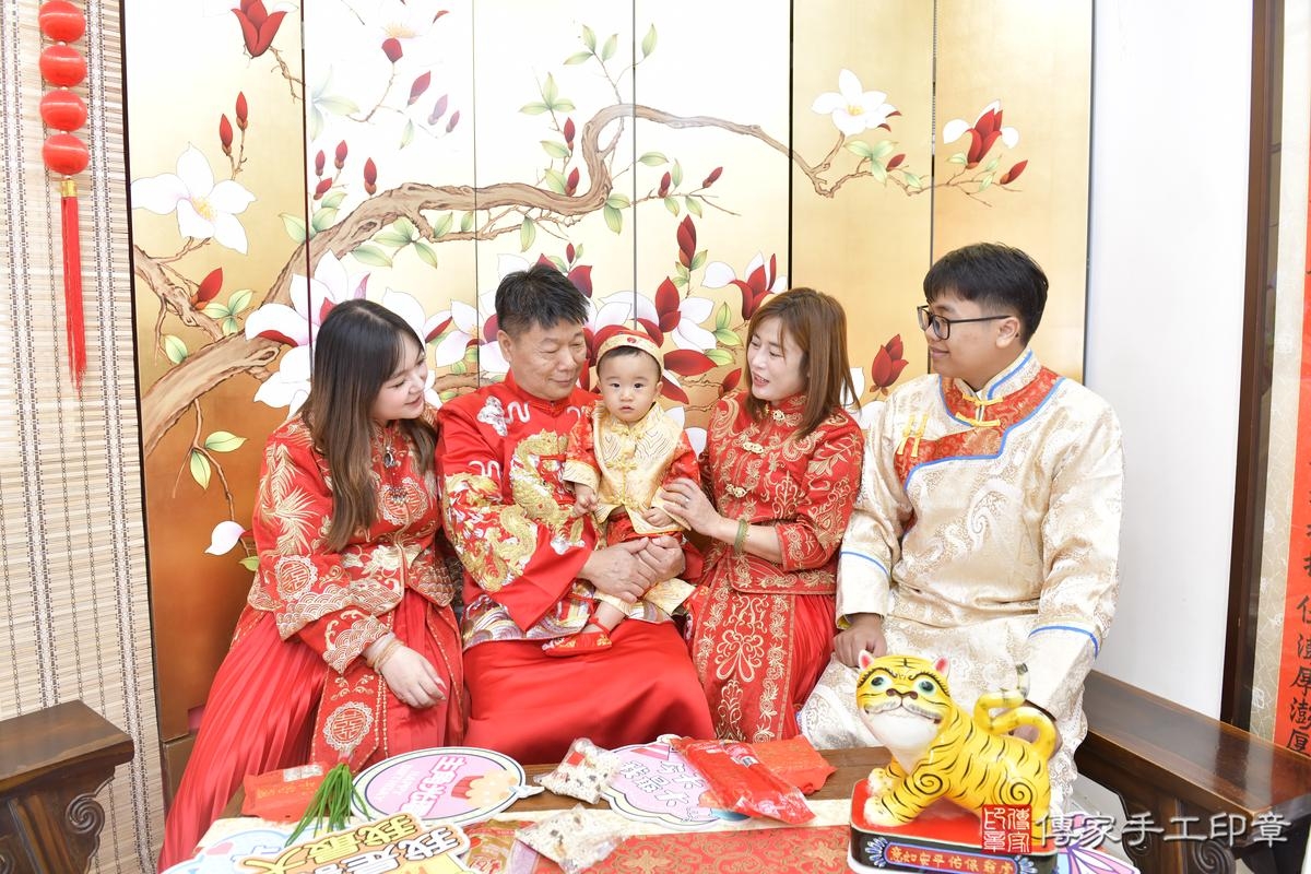 傳家手工印章台北店、抓周、度晬、中國風會場、抓周道具物品、抓周證書、滿周歲、澈澈寶寶、台北市、拍照、生日快樂 傳家手工印章台北店、抓周、度晬、中國風會場、抓周道具物品、抓周證書、滿周歲、澈澈寶寶、台北市、拍照、生日快樂