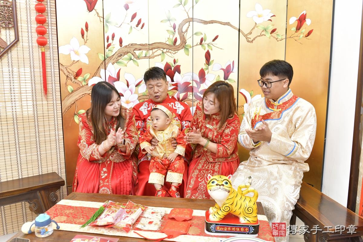傳家手工印章台北店、抓周、度晬、中國風會場、抓周道具物品、抓周證書、滿周歲、澈澈寶寶、台北市、拍照、生日快樂 傳家手工印章台北店、抓周、度晬、中國風會場、抓周道具物品、抓周證書、滿周歲、澈澈寶寶、台北市、拍照、生日快樂
