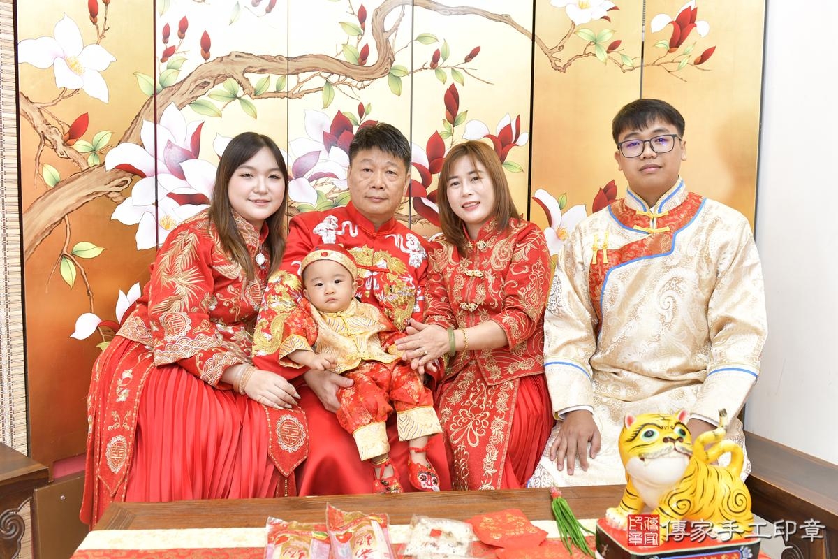 傳家手工印章台北店、抓周、度晬、中國風會場、抓周道具物品、抓周證書、滿周歲、澈澈寶寶、台北市、拍照、生日快樂 傳家手工印章台北店、抓周、度晬、中國風會場、抓周道具物品、抓周證書、滿周歲、澈澈寶寶、台北市、拍照、生日快樂