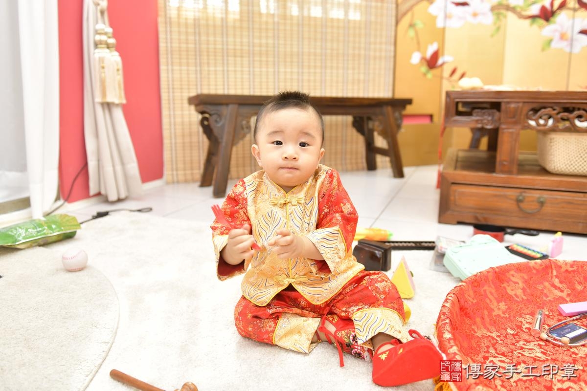 傳家手工印章台北店、抓周、度晬、中國風會場、抓周道具物品、抓周證書、滿周歲、澈澈寶寶、台北市、拍照、生日快樂 傳家手工印章台北店、抓周、度晬、中國風會場、抓周道具物品、抓周證書、滿周歲、澈澈寶寶、台北市、拍照、生日快樂