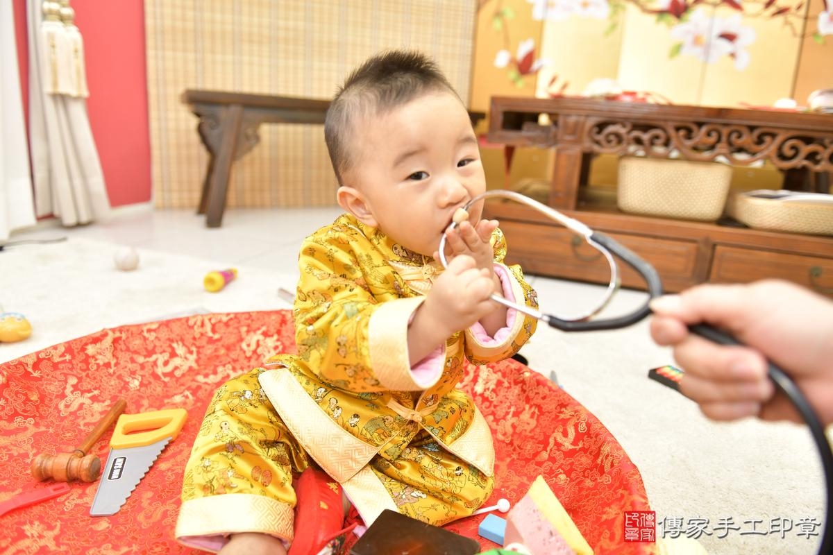 傳家手工印章台北店、抓周、度晬、中國風會場、抓周道具物品、抓周證書、滿周歲、澈澈寶寶、台北市、拍照、生日快樂 傳家手工印章台北店、抓周、度晬、中國風會場、抓周道具物品、抓周證書、滿周歲、澈澈寶寶、台北市、拍照、生日快樂