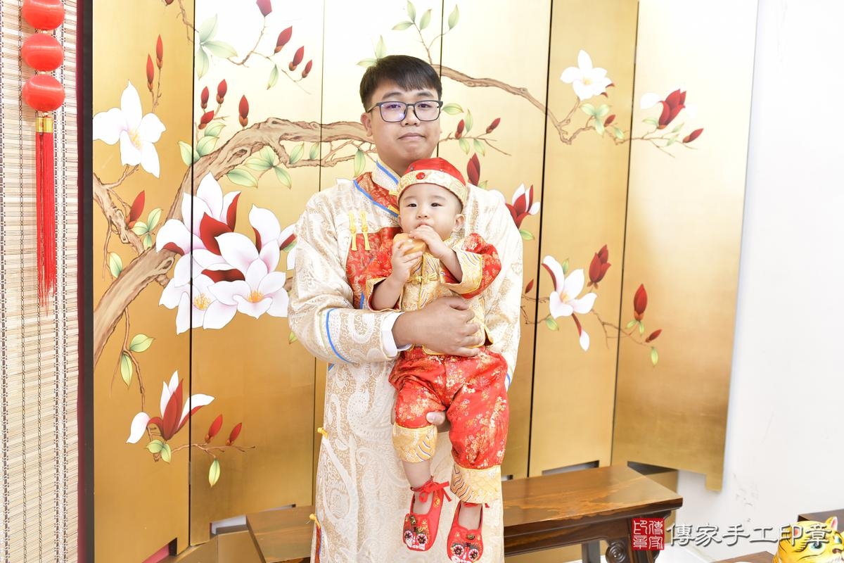 傳家手工印章台北店、抓周、度晬、中國風會場、抓周道具物品、抓周證書、滿周歲、澈澈寶寶、台北市、拍照、生日快樂 傳家手工印章台北店、抓周、度晬、中國風會場、抓周道具物品、抓周證書、滿周歲、澈澈寶寶、台北市、拍照、生日快樂