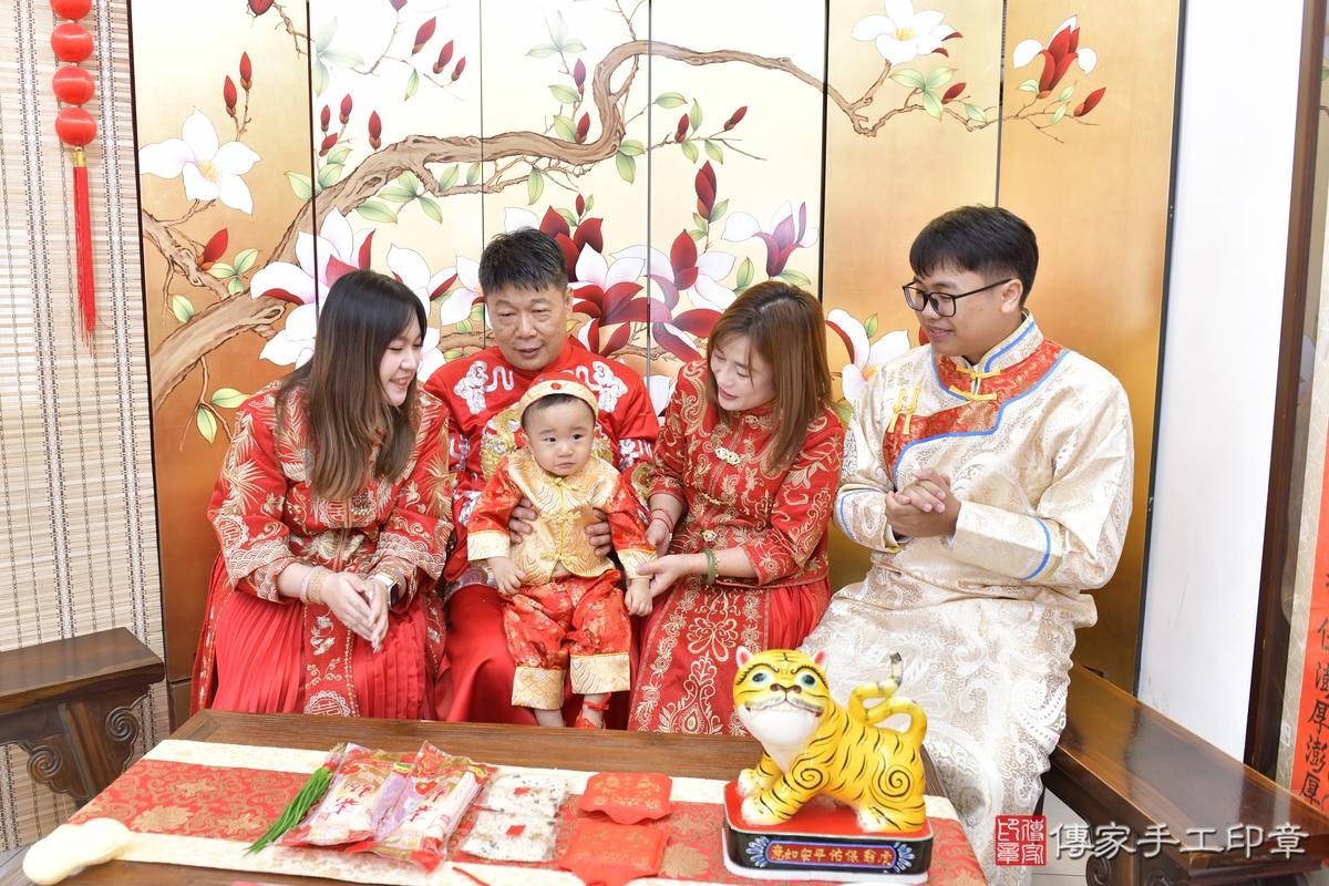 傳家手工印章台北店、抓周、度晬、中國風會場、抓周道具物品、抓周證書、滿周歲、澈澈寶寶、台北市、拍照、生日快樂 傳家手工印章台北店、抓周、度晬、中國風會場、抓周道具物品、抓周證書、滿周歲、澈澈寶寶、台北市、拍照、生日快樂