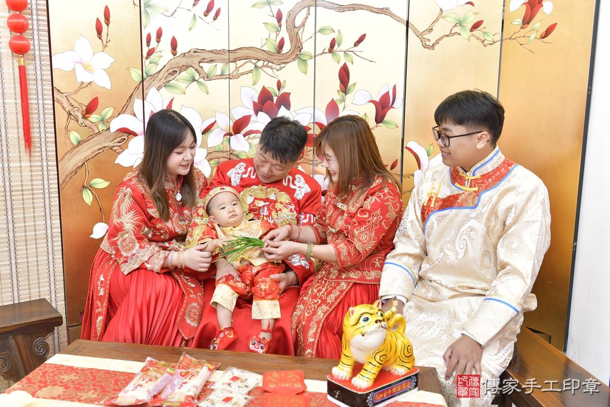 傳家手工印章台北店、抓周、度晬、中國風會場、抓周道具物品、抓周證書、滿周歲、澈澈寶寶、台北市、拍照、生日快樂 傳家手工印章台北店、抓周、度晬、中國風會場、抓周道具物品、抓周證書、滿周歲、澈澈寶寶、台北市、拍照、生日快樂