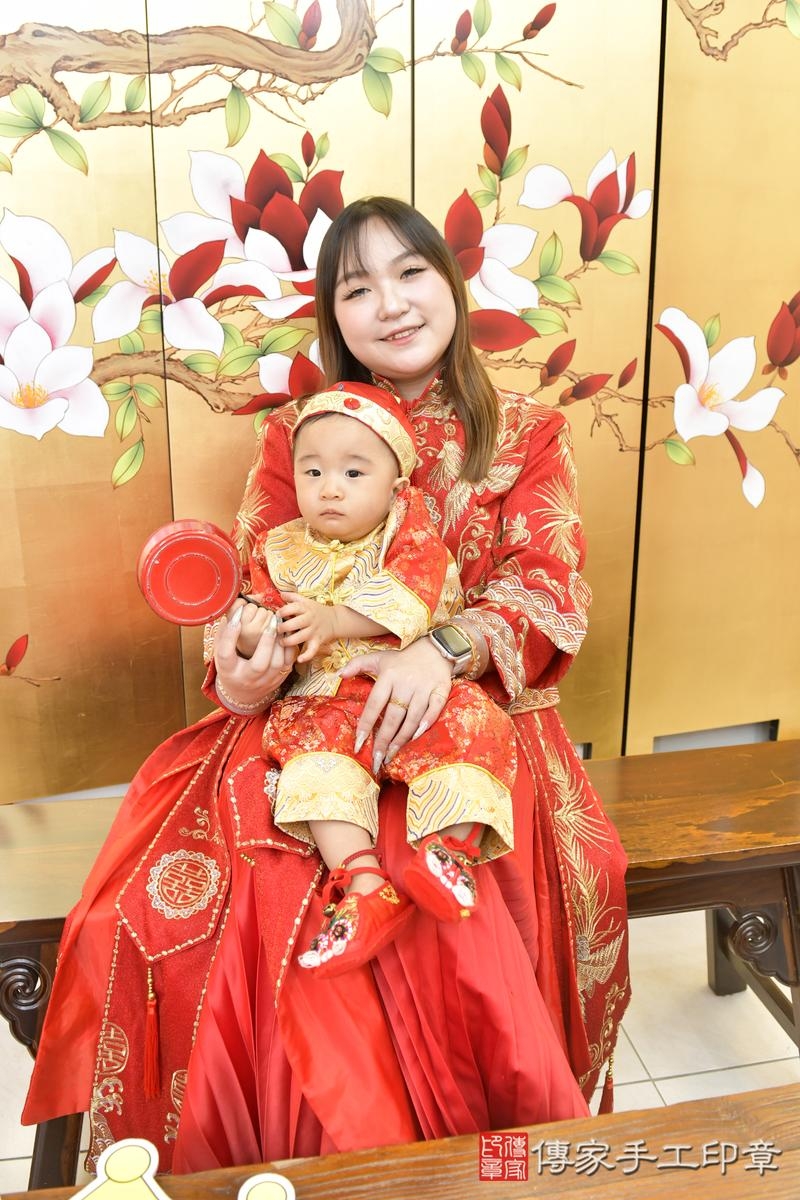 傳家手工印章台北店、抓周、度晬、中國風會場、抓周道具物品、抓周證書、滿周歲、澈澈寶寶、台北市、拍照、生日快樂 傳家手工印章台北店、抓周、度晬、中國風會場、抓周道具物品、抓周證書、滿周歲、澈澈寶寶、台北市、拍照、生日快樂
