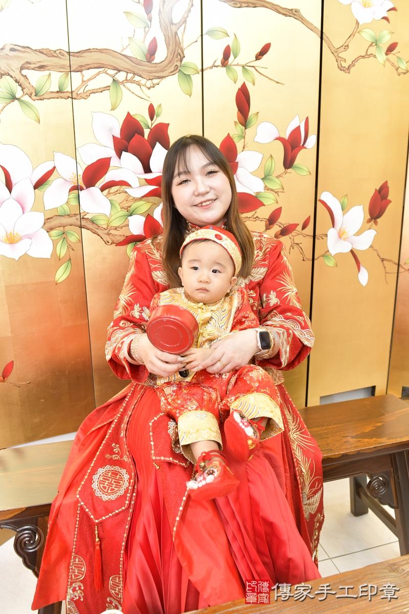 傳家手工印章台北店、抓周、度晬、中國風會場、抓周道具物品、抓周證書、滿周歲、澈澈寶寶、台北市、拍照、生日快樂 傳家手工印章台北店、抓周、度晬、中國風會場、抓周道具物品、抓周證書、滿周歲、澈澈寶寶、台北市、拍照、生日快樂