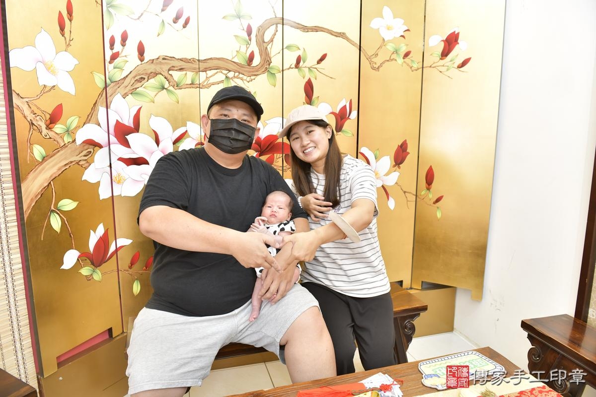 傳家手工印章新竹店、剃頭、滿月、剃胎毛、剃頭十禮、睿睿寶寶、新竹市、拍照、生日快樂 傳家手工印章新竹店、剃頭、滿月、剃胎毛、剃頭十禮、睿睿寶寶、新竹市、拍照、生日快樂