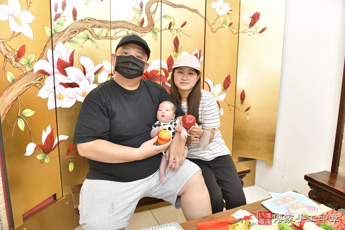 傳家手工印章新竹店、剃頭、滿月、剃胎毛、剃頭十禮、睿睿寶寶、新竹市、拍照、生日快樂 傳家手工印章新竹店、剃頭、滿月、剃胎毛、剃頭十禮、睿睿寶寶、新竹市、拍照、生日快樂