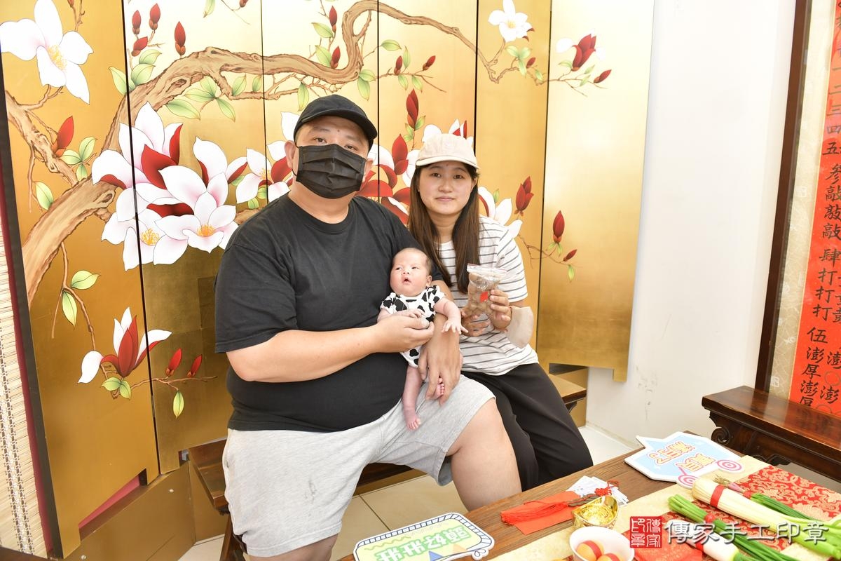 傳家手工印章新竹店、剃頭、滿月、剃胎毛、剃頭十禮、睿睿寶寶、新竹市、拍照、生日快樂 傳家手工印章新竹店、剃頭、滿月、剃胎毛、剃頭十禮、睿睿寶寶、新竹市、拍照、生日快樂