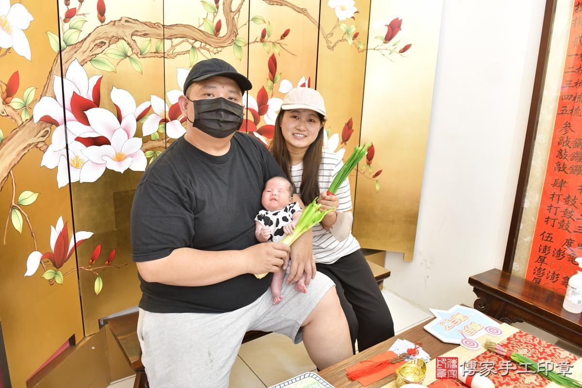 傳家手工印章新竹店、剃頭、滿月、剃胎毛、剃頭十禮、睿睿寶寶、新竹市、拍照、生日快樂 傳家手工印章新竹店、剃頭、滿月、剃胎毛、剃頭十禮、睿睿寶寶、新竹市、拍照、生日快樂