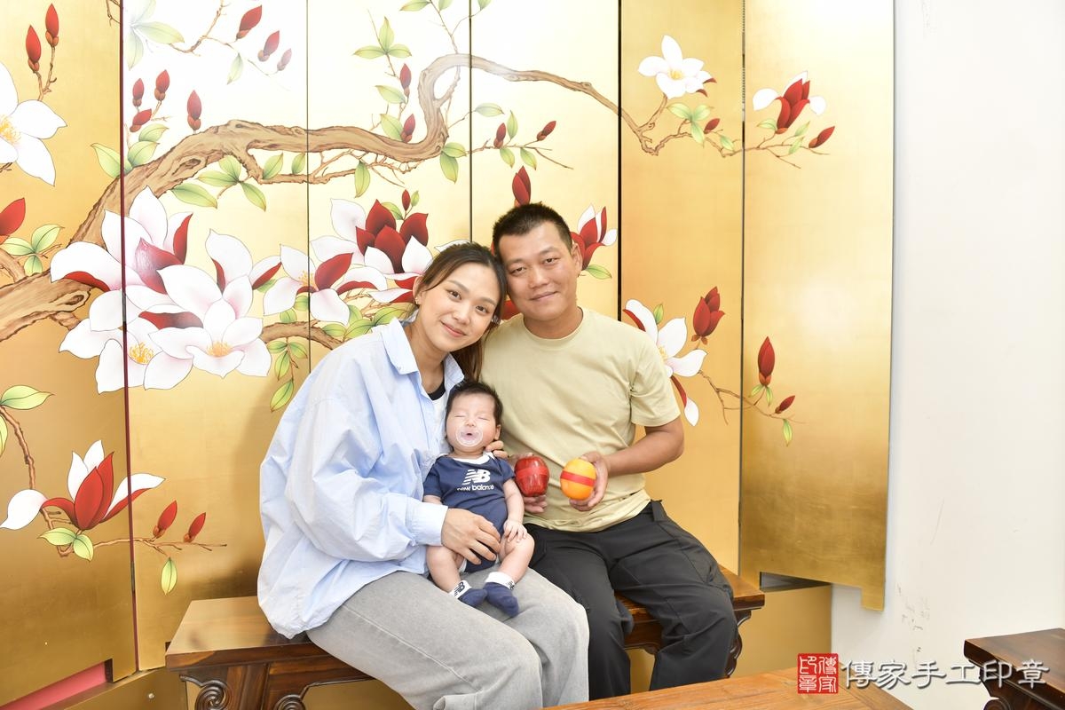 傳家手工印章新竹店、剃頭、滿月、剃胎毛、剃頭十禮、小誠寶寶、新竹市、拍照、生日快樂