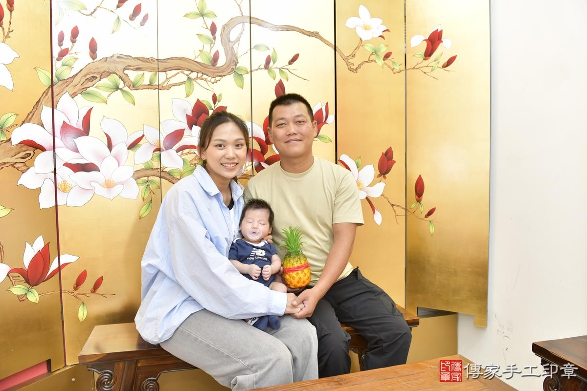 傳家手工印章新竹店、剃頭、滿月、剃胎毛、剃頭十禮、小誠寶寶、新竹市、拍照、生日快樂
