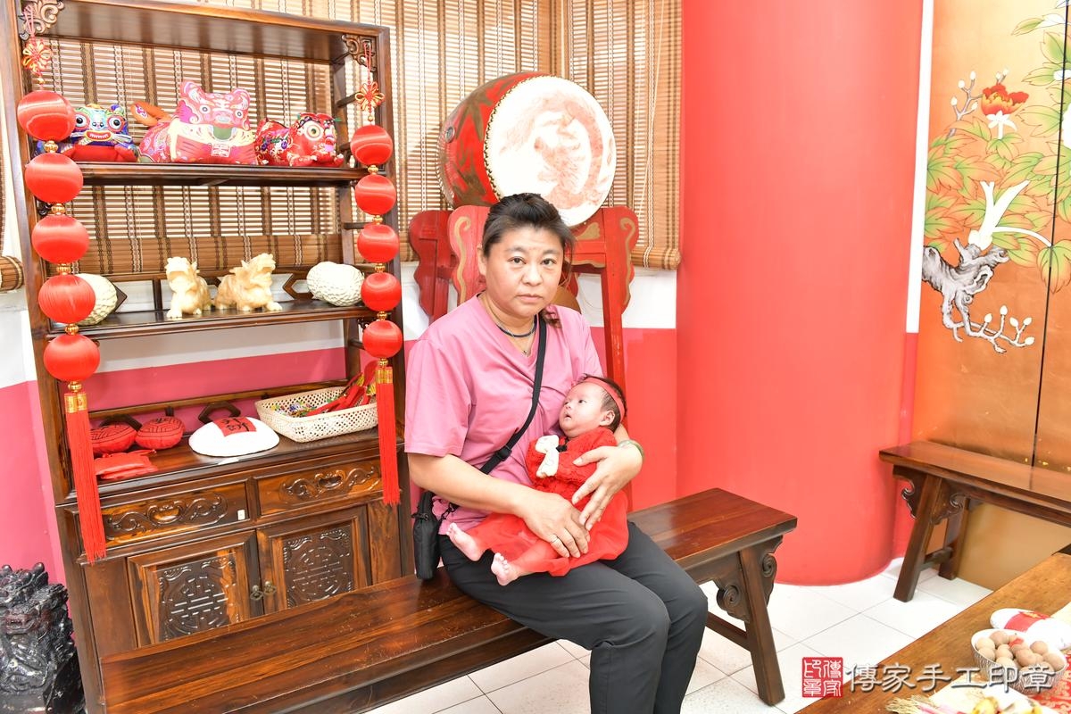 傳家手工印章高雄店、剃頭、滿月、剃胎毛、剃頭十禮、小瑜寶寶、高雄市、拍照、生日快樂 傳家手工印章高雄店、剃頭、滿月、剃胎毛、剃頭十禮、小瑜寶寶、高雄市、拍照、生日快樂