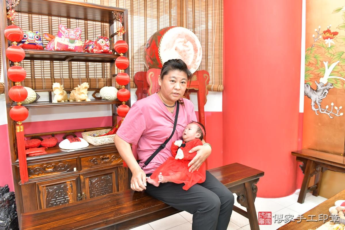 傳家手工印章高雄店、剃頭、滿月、剃胎毛、剃頭十禮、小瑜寶寶、高雄市、拍照、生日快樂 傳家手工印章高雄店、剃頭、滿月、剃胎毛、剃頭十禮、小瑜寶寶、高雄市、拍照、生日快樂