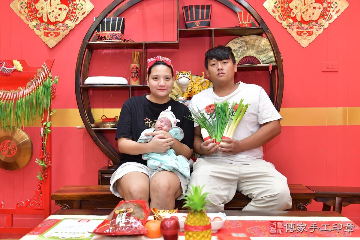 傳家手工印章桃園店、剃頭、滿月、剃胎毛、剃頭十禮、宸宸寶寶、桃園市、拍照、生日快樂 傳家手工印章桃園店、剃頭、滿月、剃胎毛、剃頭十禮、宸宸寶寶、桃園市、拍照、生日快樂