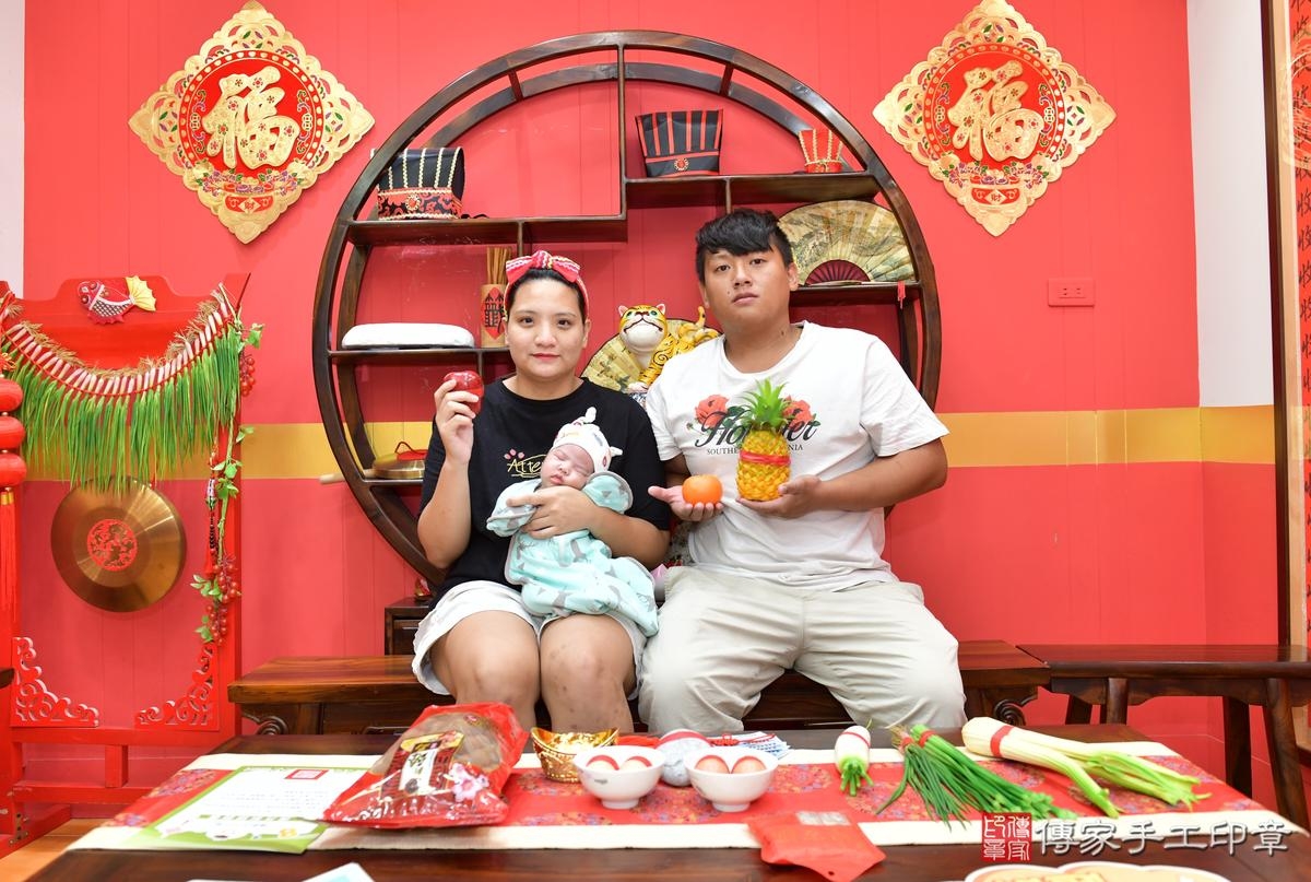 傳家手工印章桃園店、剃頭、滿月、剃胎毛、剃頭十禮、宸宸寶寶、桃園市、拍照、生日快樂 傳家手工印章桃園店、剃頭、滿月、剃胎毛、剃頭十禮、宸宸寶寶、桃園市、拍照、生日快樂