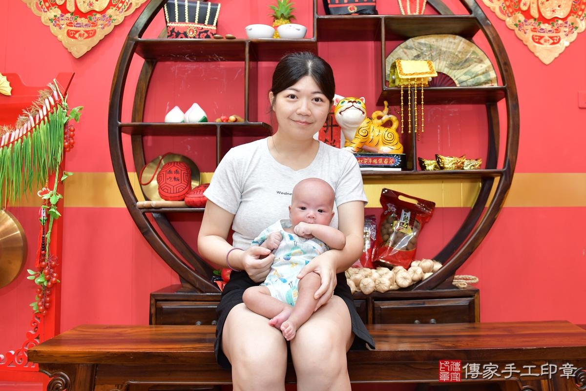 傳家手工印章桃園店、剃頭、滿月、剃胎毛、剃頭十禮、愷愷寶寶、桃園市、拍照、生日快樂 傳家手工印章桃園店、剃頭、滿月、剃胎毛、剃頭十禮、愷愷寶寶、桃園市、拍照、生日快樂