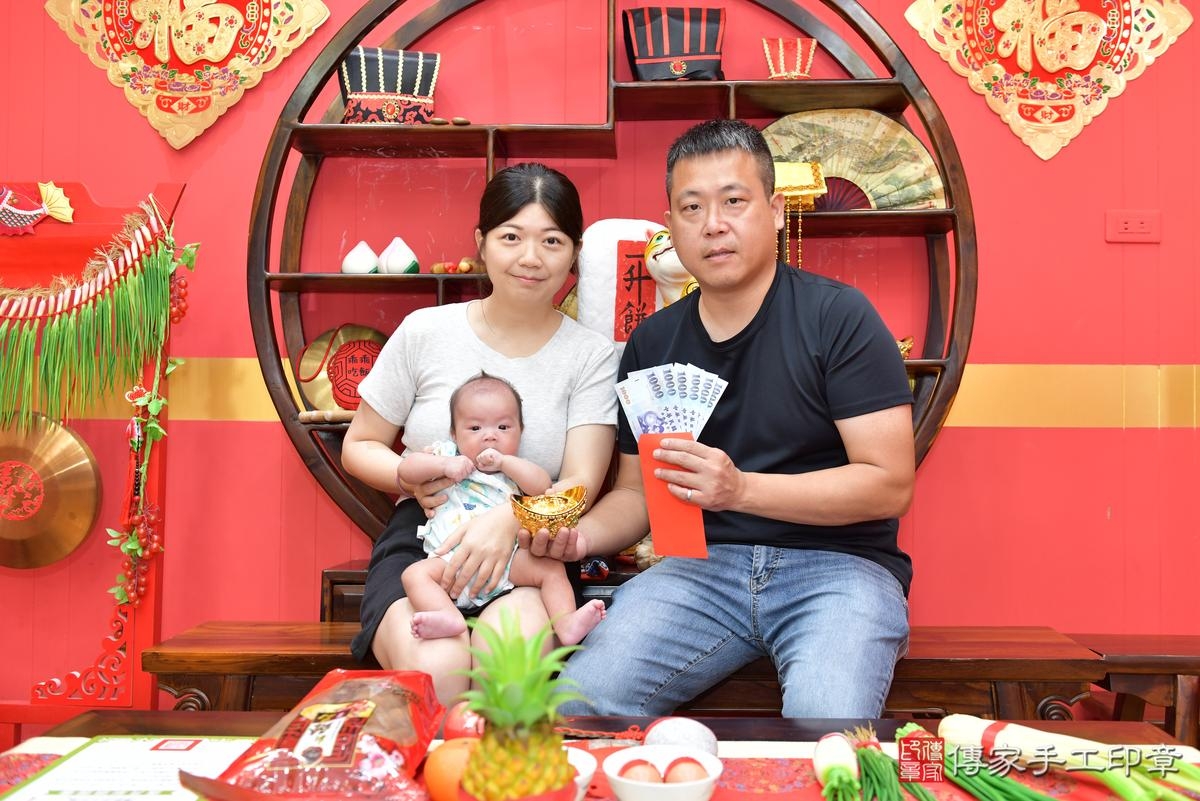 傳家手工印章桃園店、剃頭、滿月、剃胎毛、剃頭十禮、愷愷寶寶、桃園市、拍照、生日快樂 傳家手工印章桃園店、剃頭、滿月、剃胎毛、剃頭十禮、愷愷寶寶、桃園市、拍照、生日快樂