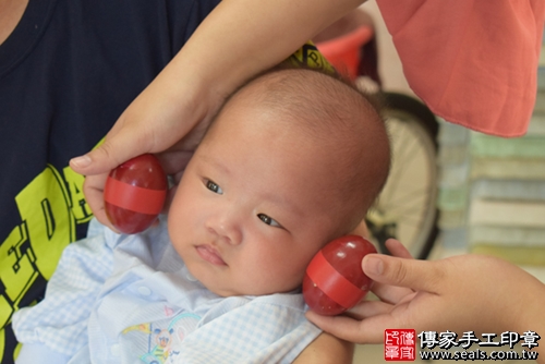 剃胎毛、滿月剃頭、嬰兒剃頭、嬰兒理髮、嬰兒剃髮、嬰兒剃胎毛、嬰兒滿月剃頭、寶寶剃頭、剃胎毛儀式、剃胎毛吉祥話、滿月剃頭儀式、滿月剃頭吉祥話、寶寶剃胎毛、寶寶滿月剃頭理髮、 高雄市旗津地區剃胎毛、高雄市旗津地區滿月剃頭、高雄市旗津地區嬰兒剃頭剃胎毛、高雄市旗津地區嬰兒理髮、高雄市嬰兒剃髮、許寶寶們(高雄旗津到府嬰兒寶寶滿月剃頭理髮、免費到府嬰兒剃胎毛儀式吉祥話)。到府剃頭剃胎毛主持、專業拍照、DVD光碟、證書。★購買「臍帶章、肚臍章、胎毛筆刷印章」贈送：剃頭、收涎、抓周，三選一。2017.11.28照片3