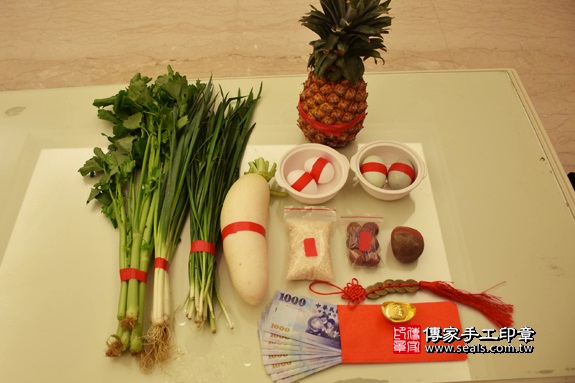 剃胎毛、滿月剃頭、嬰兒剃頭、嬰兒理髮、嬰兒剃髮、嬰兒剃胎毛、嬰兒滿月剃頭、寶寶剃頭、剃胎毛儀式、剃胎毛吉祥話、滿月剃頭儀式、滿月剃頭吉祥話、寶寶剃胎毛、寶寶滿月剃頭理髮、 台中市南屯地區剃胎毛、台中市南屯地區滿月剃頭、台中市南屯地區嬰兒剃頭剃胎毛、台中市南屯地區嬰兒理髮、台中市嬰兒剃髮、李仔糖(台中南屯區到府嬰兒寶寶滿月剃頭理髮、免費到府嬰兒剃胎毛儀式吉祥話)。到府剃頭剃胎毛主持、專業拍照、DVD光碟、證書。★購買「臍帶章、肚臍章、胎毛筆刷印章」贈送：剃頭、收涎、抓周，三選一。2017.11.18照片1