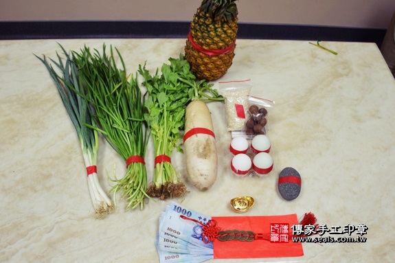 剃胎毛、滿月剃頭、嬰兒剃頭、嬰兒理髮、嬰兒剃髮、嬰兒剃胎毛、嬰兒滿月剃頭、寶寶剃頭、剃胎毛儀式、剃胎毛吉祥話、滿月剃頭儀式、滿月剃頭吉祥話、寶寶剃胎毛、寶寶滿月剃頭理髮、 台中市北屯地區剃胎毛、台中市北屯地區滿月剃頭、台中市北屯地區嬰兒剃頭剃胎毛、台中市北屯地區嬰兒理髮、台中市嬰兒剃髮、張寶寶(台中北屯區到府嬰兒寶寶滿月剃頭理髮、免費到府嬰兒剃胎毛儀式吉祥話)。到府剃頭剃胎毛主持、專業拍照、DVD光碟、證書。★購買「臍帶章、肚臍章、胎毛筆刷印章」贈送：剃頭、收涎、抓周，三選一。2017.10.10照片1