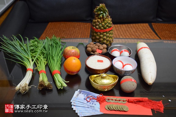 剃胎毛、滿月剃頭、嬰兒剃頭、嬰兒理髮、嬰兒剃髮、嬰兒剃胎毛、嬰兒滿月剃頭、寶寶剃頭、剃胎毛儀式、剃胎毛吉祥話、滿月剃頭儀式、滿月剃頭吉祥話、寶寶剃胎毛、寶寶滿月剃頭理髮、 新北市板橋地區剃胎毛、新北市板橋地區滿月剃頭、新北市板橋地區嬰兒剃頭剃胎毛、新北市板橋地區嬰兒理髮、新北市嬰兒剃髮、侯寶寶(新北板橋區府嬰兒寶寶滿月剃頭理髮、免費到府嬰兒剃胎毛儀式吉祥話)。到府剃頭剃胎毛主持、專業拍照、DVD光碟、證書。★購買「臍帶章、肚臍章、胎毛筆刷印章」贈送：剃頭、收涎、抓周，三選一。2017.09.16照片1