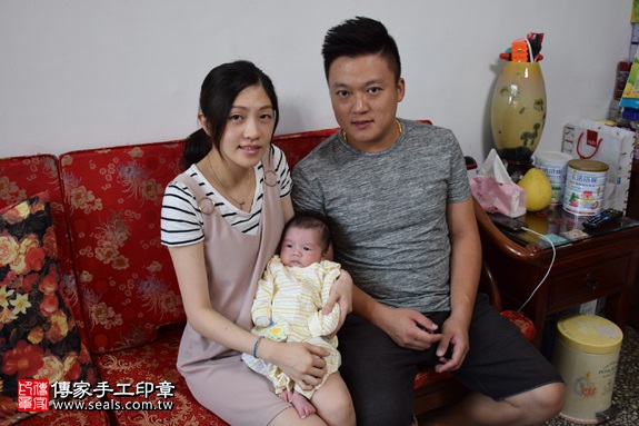 剃胎毛、滿月剃頭、嬰兒剃頭、嬰兒理髮、嬰兒剃髮、嬰兒剃胎毛、嬰兒滿月剃頭、寶寶剃頭、剃胎毛儀式、剃胎毛吉祥話、滿月剃頭儀式、滿月剃頭吉祥話、寶寶剃胎毛、寶寶滿月剃頭理髮、 台北市中山地區剃胎毛、台北市中山地區滿月剃頭、台北市中山地區嬰兒剃頭剃胎毛、台北市中山地區嬰兒理髮、台北市嬰兒剃髮、張寶寶(台北中山區到府嬰兒寶寶滿月剃頭理髮、免費到府嬰兒剃胎毛儀式吉祥話)。到府剃頭剃胎毛主持、專業拍照、DVD光碟、證書。★購買「臍帶章、肚臍章、胎毛筆刷印章」贈送：剃頭、收涎、抓周，三選一。2017.09.06照片2