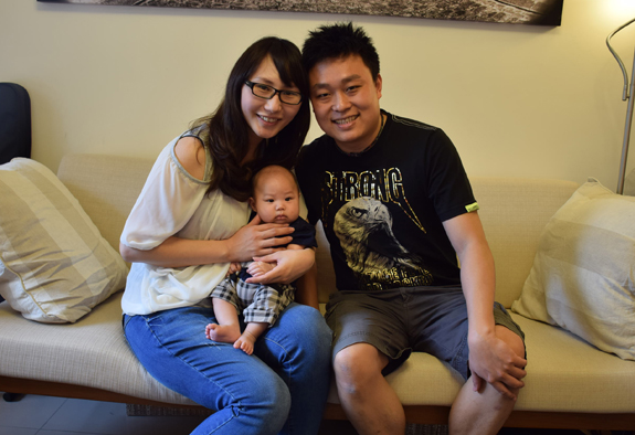 剃胎毛、滿月剃頭、嬰兒剃頭、嬰兒理髮、嬰兒剃髮、嬰兒剃胎毛、嬰兒滿月剃頭、寶寶剃頭、剃胎毛儀式、剃胎毛吉祥話、滿月剃頭儀式、滿月剃頭吉祥話、寶寶剃胎毛、寶寶滿月剃頭理髮、 新竹竹北區剃胎毛、新竹竹北區滿月剃頭、 新竹竹北區嬰兒剃頭剃胎毛、新竹竹北區嬰兒理髮、新竹竹北區嬰兒剃髮、張寶寶(新竹竹北區到府嬰兒寶寶滿月剃頭理髮、免費到府嬰兒剃胎毛儀式吉祥話)。到府剃頭剃胎毛主持、專業拍照、DVD光碟、證書。★購買「臍帶章、肚臍章、胎毛筆刷印章」贈送：剃頭、收涎、抓周，三選一。2016.04.09  照片2