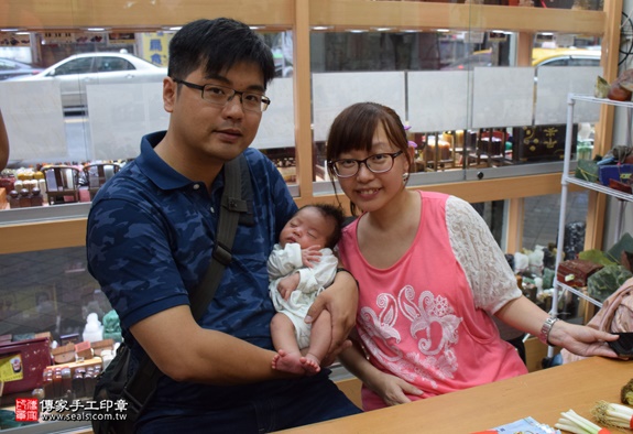 剃胎毛、滿月剃頭、嬰兒剃頭、嬰兒理髮、嬰兒剃髮、嬰兒剃胎毛、嬰兒滿月剃頭、寶寶剃頭、剃胎毛儀式、剃胎毛吉祥話、滿月剃頭儀式、滿月剃頭吉祥話、寶寶剃胎毛、寶寶滿月剃頭理髮、新北永和剃胎毛、新北永和滿月剃頭、新北永和嬰兒剃頭剃胎毛、新北永和嬰兒理髮、新北永和嬰兒剃髮、蔡寶寶(新北永和嬰兒寶寶滿月剃頭理髮、免費嬰兒剃胎毛儀式吉祥話)。中國風會場，爸媽寶貝免費穿「日中韓」古裝禮服。專業拍照、DVD光碟、證書。★購買「臍帶章、肚臍章、胎毛筆刷印章」贈送：剃頭、收涎、抓周，三選一。2016.05.30  照片2