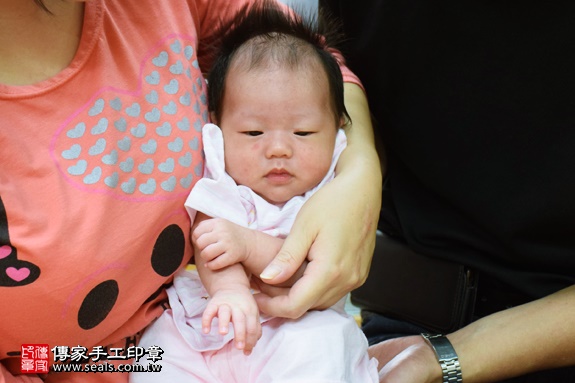 剃胎毛、滿月剃頭、嬰兒剃頭、嬰兒理髮、嬰兒剃髮、嬰兒剃胎毛、嬰兒滿月剃頭、寶寶剃頭、剃胎毛儀式、剃胎毛吉祥話、滿月剃頭儀式、滿月剃頭吉祥話、寶寶剃胎毛、寶寶滿月剃頭理髮、新北永和區剃胎毛、新北永和區滿月剃頭、新北永和區嬰兒剃頭剃胎毛、新北永和區嬰兒理髮、新北永和區嬰兒剃髮、周寶寶(新北永和區嬰兒寶寶滿月剃頭理髮、免費嬰兒剃胎毛儀式吉祥話)。中國風會場，爸媽寶貝免費穿「日中韓」古裝禮服。專業拍照、DVD光碟、證書。★購買「臍帶章、肚臍章、胎毛筆刷印章」贈送：剃頭、收涎、抓周，三選一。2016.07.23  照片2