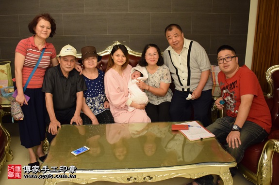 剃胎毛、滿月剃頭、嬰兒剃頭、嬰兒理髮、嬰兒剃髮、嬰兒剃胎毛、嬰兒滿月剃頭、寶寶剃頭、剃胎毛儀式、剃胎毛吉祥話、滿月剃頭儀式、滿月剃頭吉祥話、寶寶剃胎毛、寶寶滿月剃頭理髮、 新北土城區剃胎毛、新北土城區滿月剃頭、 新北土城區嬰兒剃頭剃胎毛、新北土城區嬰兒理髮、新北土城區嬰兒剃髮、黃寶寶(新北土城區到府嬰兒寶寶滿月剃頭理髮、免費到府嬰兒剃胎毛儀式吉祥話)。到府剃頭剃胎毛主持、專業拍照、DVD光碟、證書。★購買「臍帶章、肚臍章、胎毛筆刷印章」贈送：剃頭、收涎、抓周，三選一。2017.06.10  照片2