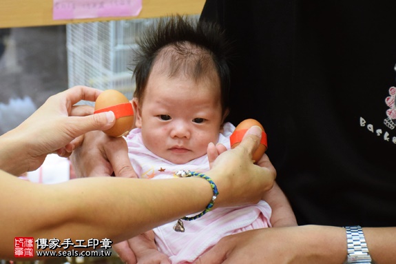 剃胎毛、滿月剃頭、嬰兒剃頭、嬰兒理髮、嬰兒剃髮、嬰兒剃胎毛、嬰兒滿月剃頭、寶寶剃頭、剃胎毛儀式、剃胎毛吉祥話、滿月剃頭儀式、滿月剃頭吉祥話、寶寶剃胎毛、寶寶滿月剃頭理髮、新北永和區剃胎毛、新北永和區滿月剃頭、新北永和區嬰兒剃頭剃胎毛、新北永和區嬰兒理髮、新北永和區嬰兒剃髮、周寶寶(新北永和區嬰兒寶寶滿月剃頭理髮、免費嬰兒剃胎毛儀式吉祥話)。中國風會場，爸媽寶貝免費穿「日中韓」古裝禮服。專業拍照、DVD光碟、證書。★購買「臍帶章、肚臍章、胎毛筆刷印章」贈送：剃頭、收涎、抓周，三選一。2016.07.23  照片3