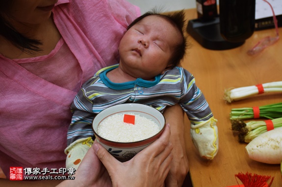 剃胎毛、滿月剃頭、嬰兒剃頭、嬰兒理髮、嬰兒剃髮、嬰兒剃胎毛、嬰兒滿月剃頭、寶寶剃頭、剃胎毛儀式、剃胎毛吉祥話、滿月剃頭儀式、滿月剃頭吉祥話、寶寶剃胎毛、寶寶滿月剃頭理髮、新北永和區剃胎毛、新北永和區滿月剃頭、新北永和區嬰兒剃頭剃胎毛、新北永和區嬰兒理髮、新北永和區嬰兒剃髮、弟弟(新北永和區嬰兒寶寶滿月剃頭理髮、免費嬰兒剃胎毛儀式吉祥話)。中國風會場，爸媽寶貝免費穿「日中韓」古裝禮服。專業拍照、DVD光碟、證書。★購買「臍帶章、肚臍章、胎毛筆刷印章」贈送：剃頭、收涎、抓周，三選一。2016.09.25 照片5