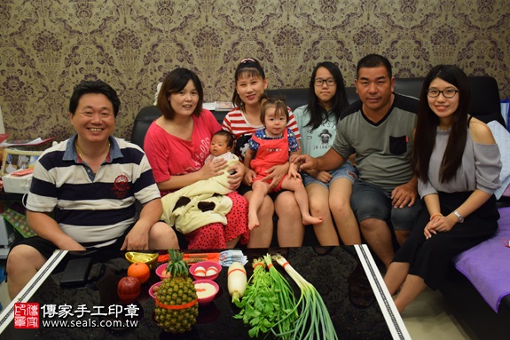 剃胎毛、滿月剃頭、嬰兒剃頭、嬰兒理髮、嬰兒剃髮、嬰兒剃胎毛、嬰兒滿月剃頭、寶寶剃頭、剃胎毛儀式、剃胎毛吉祥話、滿月剃頭儀式、滿月剃頭吉祥話、寶寶剃胎毛、寶寶滿月剃頭理髮、 新北市蘆洲地區剃胎毛、新北市蘆洲地區滿月剃頭、新北市蘆洲地區嬰兒剃頭剃胎毛、新北市蘆洲地區嬰兒理髮、新北市嬰兒剃髮、陳寶寶(新北蘆洲區到府嬰兒寶寶滿月剃頭理髮、免費到府嬰兒剃胎毛儀式吉祥話)。到府剃頭剃胎毛主持、專業拍照、DVD光碟、證書。★購買「臍帶章、肚臍章、胎毛筆刷印章」贈送：剃頭、收涎、抓周，三選一。2017.09.03照片2