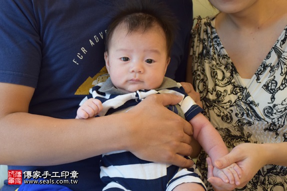 剃胎毛、滿月剃頭、嬰兒剃頭、嬰兒理髮、嬰兒剃髮、嬰兒剃胎毛、嬰兒滿月剃頭、寶寶剃頭、剃胎毛儀式、剃胎毛吉祥話、滿月剃頭儀式、滿月剃頭吉祥話、寶寶剃胎毛、寶寶滿月剃頭理髮、 新北市永和地區剃胎毛、新北市永和地區滿月剃頭、新北市永和地區嬰兒剃頭剃胎毛、新北市永和地區嬰兒理髮、新北市嬰兒剃髮、王寶寶(新北永和區府嬰兒寶寶滿月剃頭理髮、免費到府嬰兒剃胎毛儀式吉祥話)。到府剃頭剃胎毛主持、專業拍照、DVD光碟、證書。★購買「臍帶章、肚臍章、胎毛筆刷印章」贈送：剃頭、收涎、抓周，三選一。2017.09.15照片2