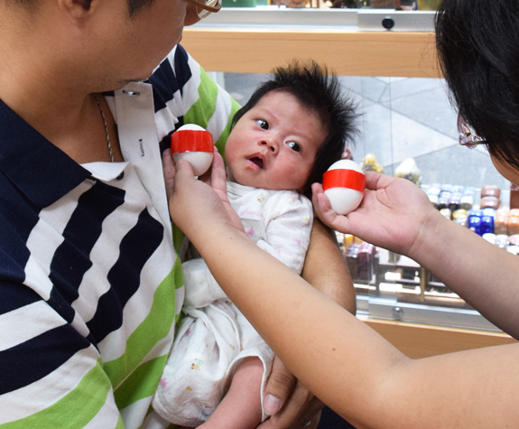 王妹妹(台中北區嬰兒寶寶滿月剃頭理髮、免費嬰兒剃胎毛儀式吉祥話)。中國風會場，爸媽寶貝免費穿「日中韓」古裝禮服。專業拍照、DVD光碟、證書。★購買「臍帶章、肚臍章、胎毛筆刷印章」贈送：剃頭、收涎、抓周，三選一。 2015.08.08 照片5