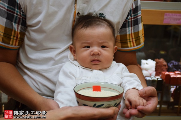 剃胎毛、滿月剃頭、嬰兒剃頭、嬰兒理髮、嬰兒剃髮、嬰兒剃胎毛、嬰兒滿月剃頭、寶寶剃頭、剃胎毛儀式、剃胎毛吉祥話、滿月剃頭儀式、滿月剃頭吉祥話、寶寶剃胎毛、寶寶滿月剃頭理髮、新北永和區剃胎毛、新北永和區滿月剃頭、新北永和區嬰兒剃頭剃胎毛、新北永和區嬰兒理髮、新北永和區嬰兒剃髮、萬寶寶(新北永和區嬰兒寶寶滿月剃頭理髮、免費嬰兒剃胎毛儀式吉祥話)。中國風會場，爸媽寶貝免費穿「日中韓」古裝禮服。專業拍照、DVD光碟、證書。★購買「臍帶章、肚臍章、胎毛筆刷印章」贈送：剃頭、收涎、抓周，三選一。2016.09.25 照片6