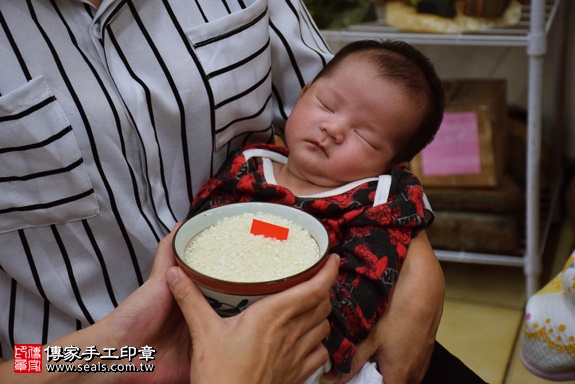 剃胎毛、滿月剃頭、嬰兒剃頭、嬰兒理髮、嬰兒剃髮、嬰兒剃胎毛、嬰兒滿月剃頭、寶寶剃頭、剃胎毛儀式、剃胎毛吉祥話、滿月剃頭儀式、滿月剃頭吉祥話、寶寶剃胎毛、寶寶滿月剃頭理髮、新北永和區剃胎毛、新北永和區滿月剃頭、新北永和區嬰兒剃頭剃胎毛、新北永和區嬰兒理髮、新北永和區嬰兒剃髮、鄧寶寶(新北永和區嬰兒寶寶滿月剃頭理髮、免費嬰兒剃胎毛儀式吉祥話)。中國風會場，爸媽寶貝免費穿「日中韓」古裝禮服。專業拍照、DVD光碟、證書。★購買「臍帶章、肚臍章、胎毛筆刷印章」贈送：剃頭、收涎、抓周，三選一。2016.09.28 照片6