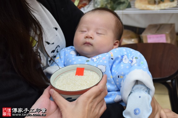 剃胎毛、滿月剃頭、嬰兒剃頭、嬰兒理髮、嬰兒剃髮、嬰兒剃胎毛、嬰兒滿月剃頭、寶寶剃頭、剃胎毛儀式、剃胎毛吉祥話、滿月剃頭儀式、滿月剃頭吉祥話、寶寶剃胎毛、寶寶滿月剃頭理髮、新北永和區剃胎毛、新北永和區滿月剃頭、新北永和區嬰兒剃頭剃胎毛、新北永和區嬰兒理髮、新北永和區嬰兒剃髮、林寶寶(新北永和區嬰兒寶寶滿月剃頭理髮、免費嬰兒剃胎毛儀式吉祥話)。中國風會場，爸媽寶貝免費穿「日中韓」古裝禮服。專業拍照、DVD光碟、證書。★購買「臍帶章、肚臍章、胎毛筆刷印章」贈送：剃頭、收涎、抓周，三選一。2016.11.29 照片6