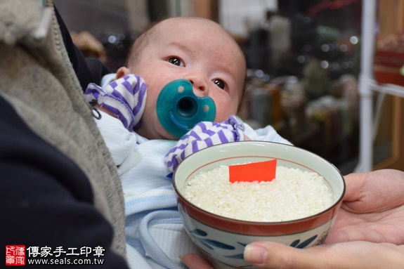 剃胎毛、滿月剃頭、嬰兒剃頭、嬰兒理髮、嬰兒剃髮、嬰兒剃胎毛、嬰兒滿月剃頭、寶寶剃頭、剃胎毛儀式、剃胎毛吉祥話、滿月剃頭儀式、滿月剃頭吉祥話、寶寶剃胎毛、寶寶滿月剃頭理髮、新北永和區剃胎毛、新北永和區滿月剃頭、新北永和區嬰兒剃頭剃胎毛、新北永和區嬰兒理髮、新北永和區嬰兒剃髮、吳寶寶(新北永和區嬰兒寶寶滿月剃頭理髮、免費嬰兒剃胎毛儀式吉祥話)。中國風會場，爸媽寶貝免費穿「日中韓」古裝禮服。專業拍照、DVD光碟、證書。★購買「臍帶章、肚臍章、胎毛筆刷印章」贈送：剃頭、收涎、抓周，三選一。2016.11.27 照片6